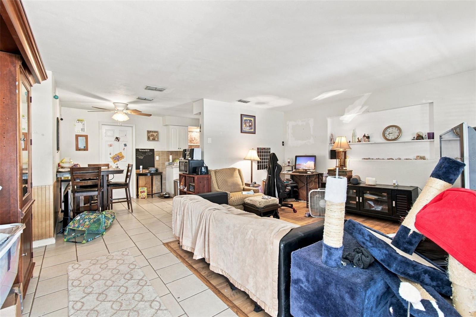 16 S Harrison St Property Photo 4