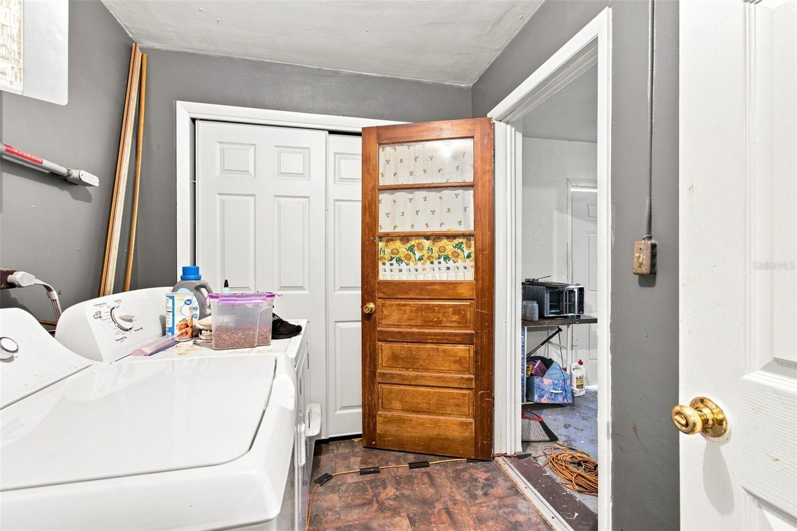 16 S Harrison St Property Photo 10