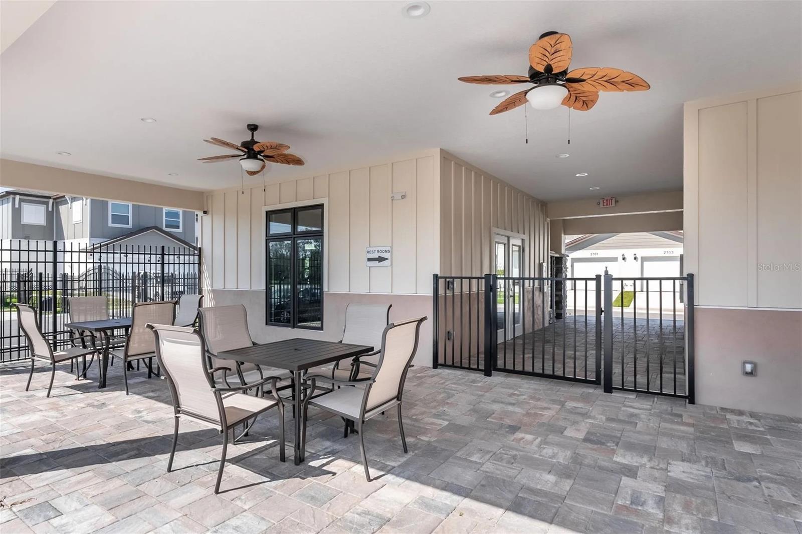 2053 Silverstone Cir Property Photo 13