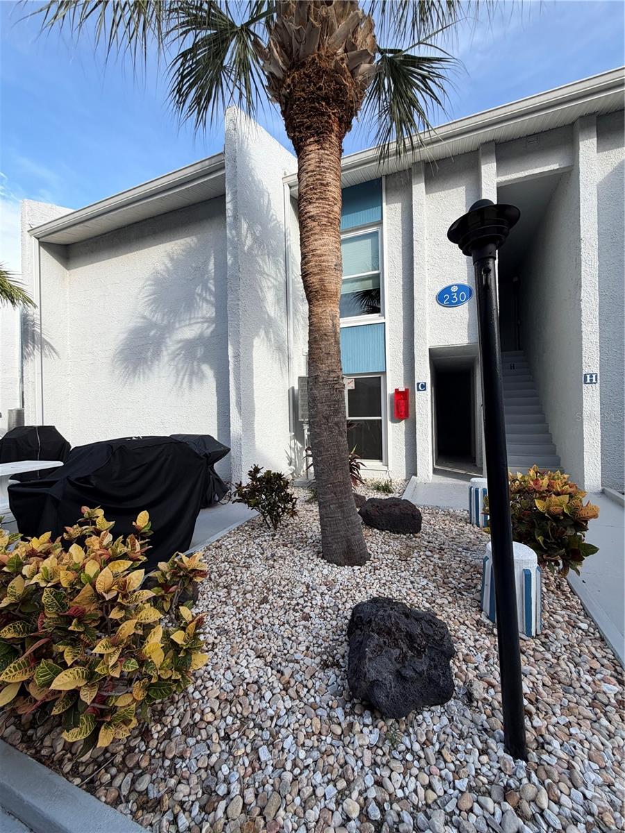 230 MEDALLION BLVD #C Property Photo 1