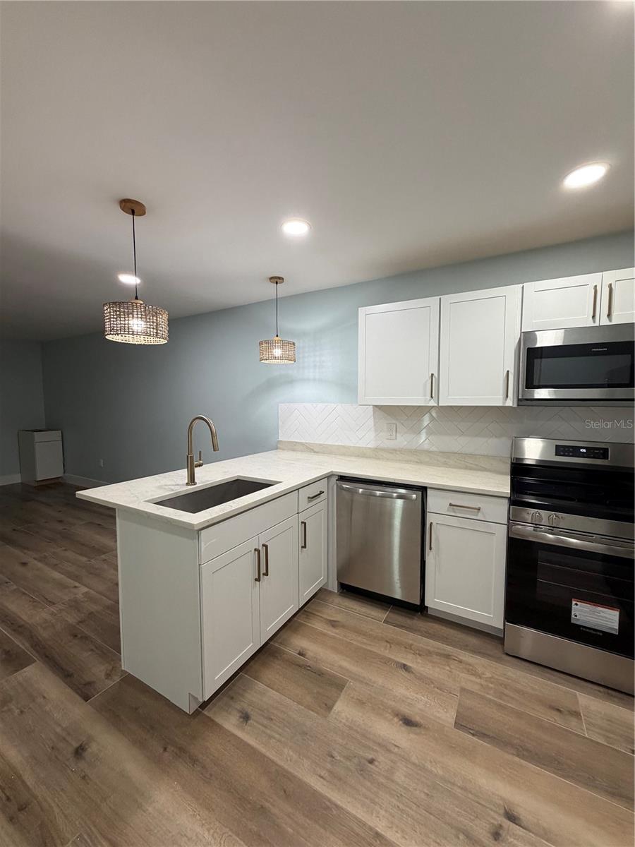 230 Medallion Blvd #c Property Photo 3