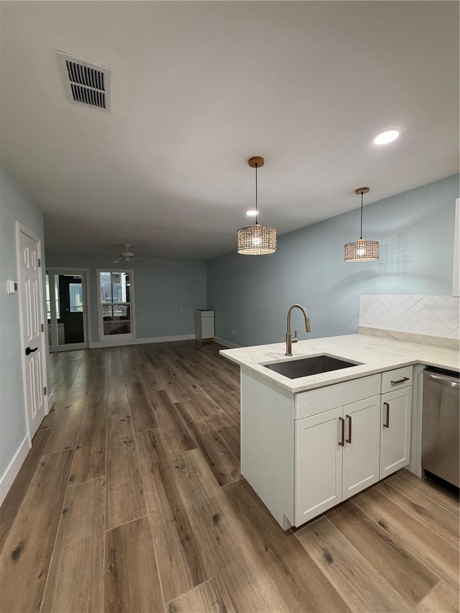 230 Medallion Blvd #c Property Photo 4