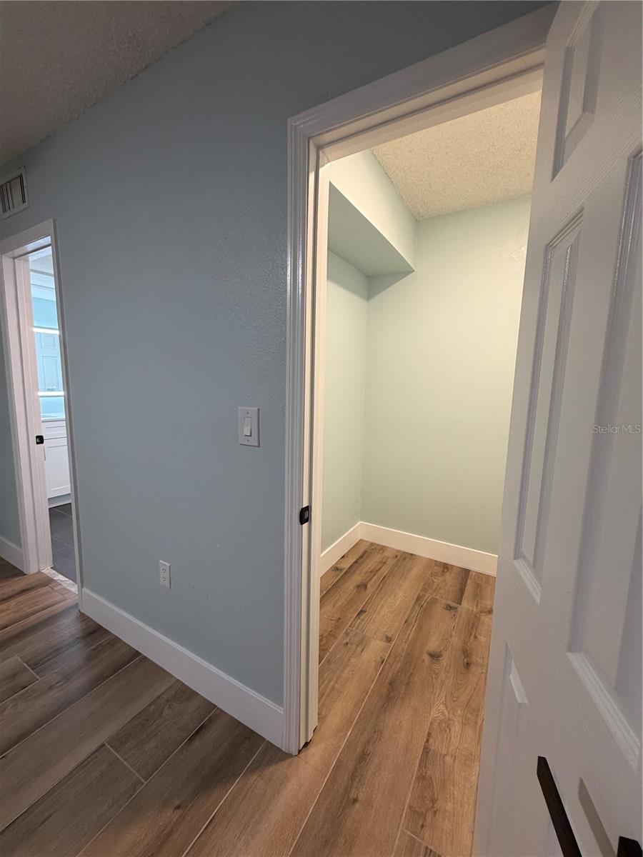 230 Medallion Blvd #c Property Photo 14