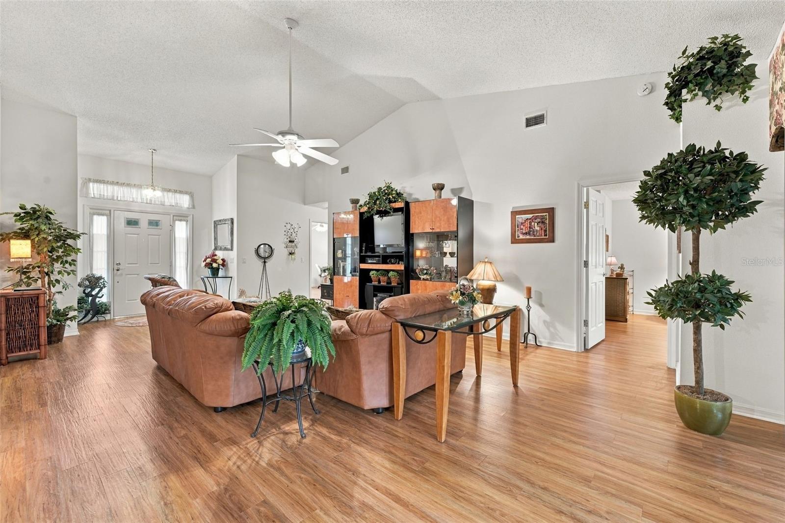 1202 Wolford Dr Property Photo 4