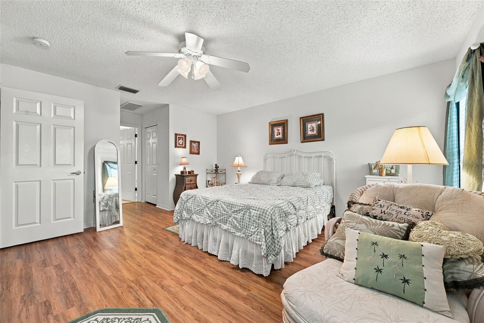 1202 Wolford Dr Property Photo 17