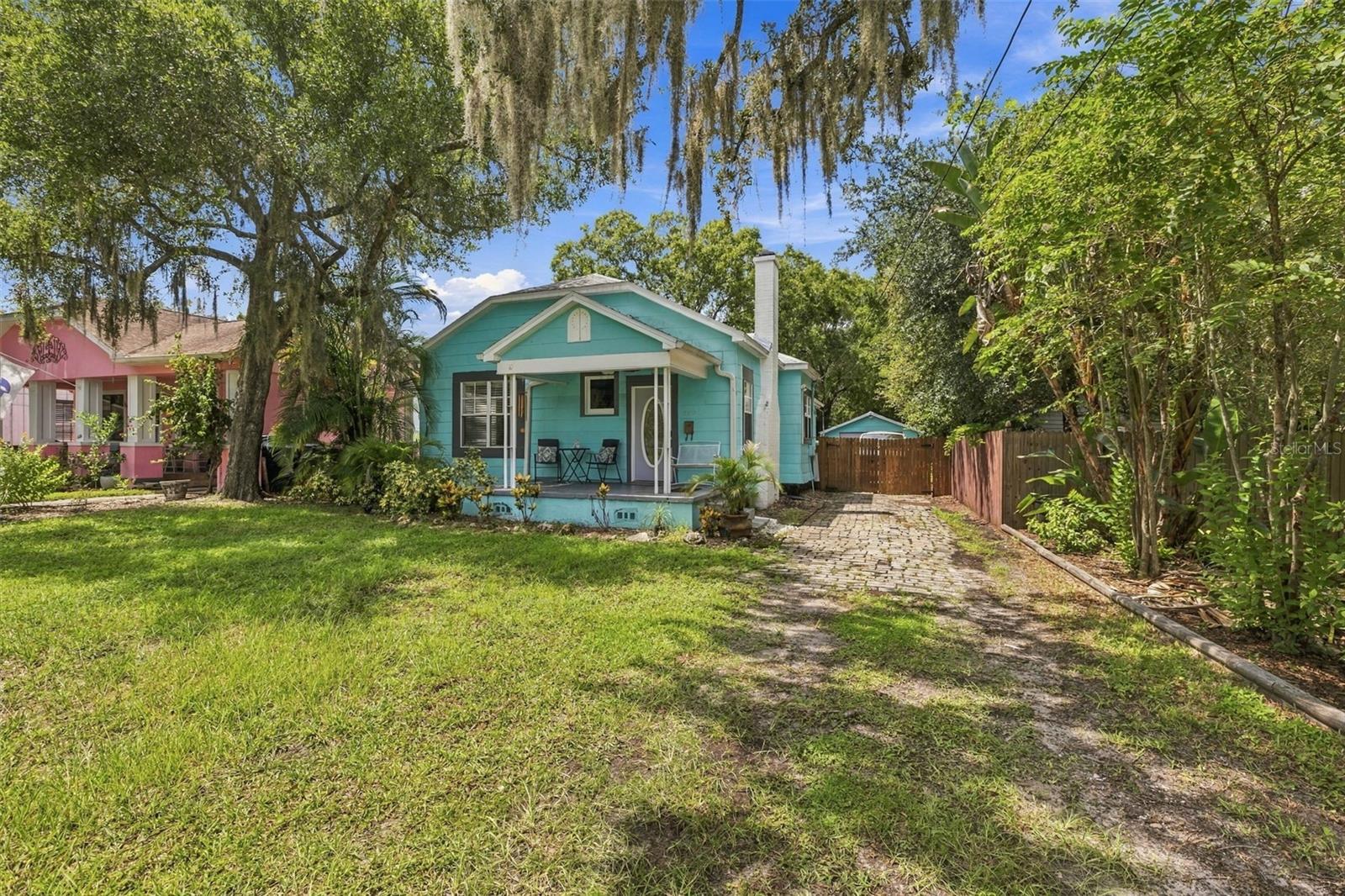 5916 N Tampa St Property Photo 2