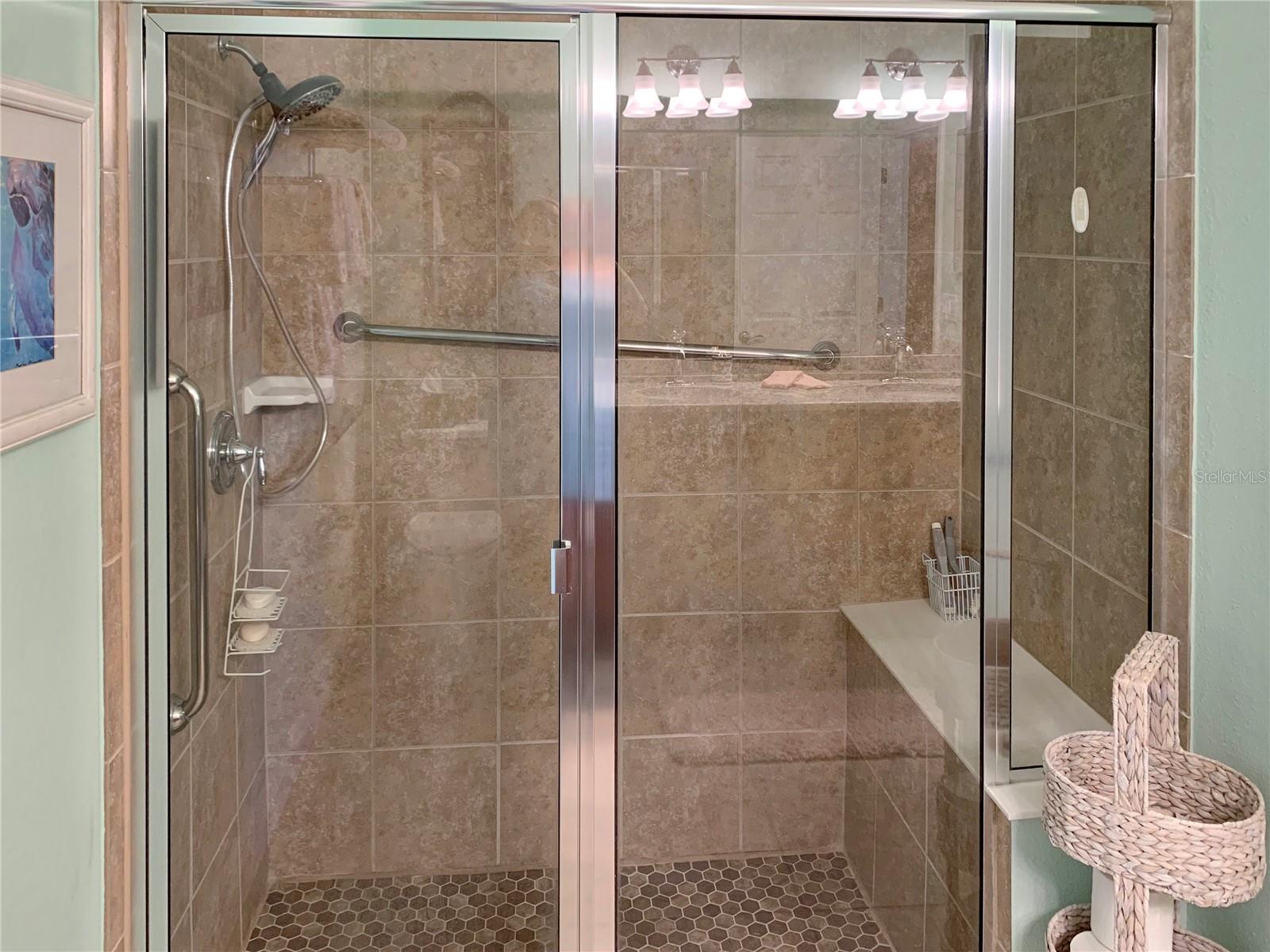 5472 Sunset Falls Dr Property Photo 9