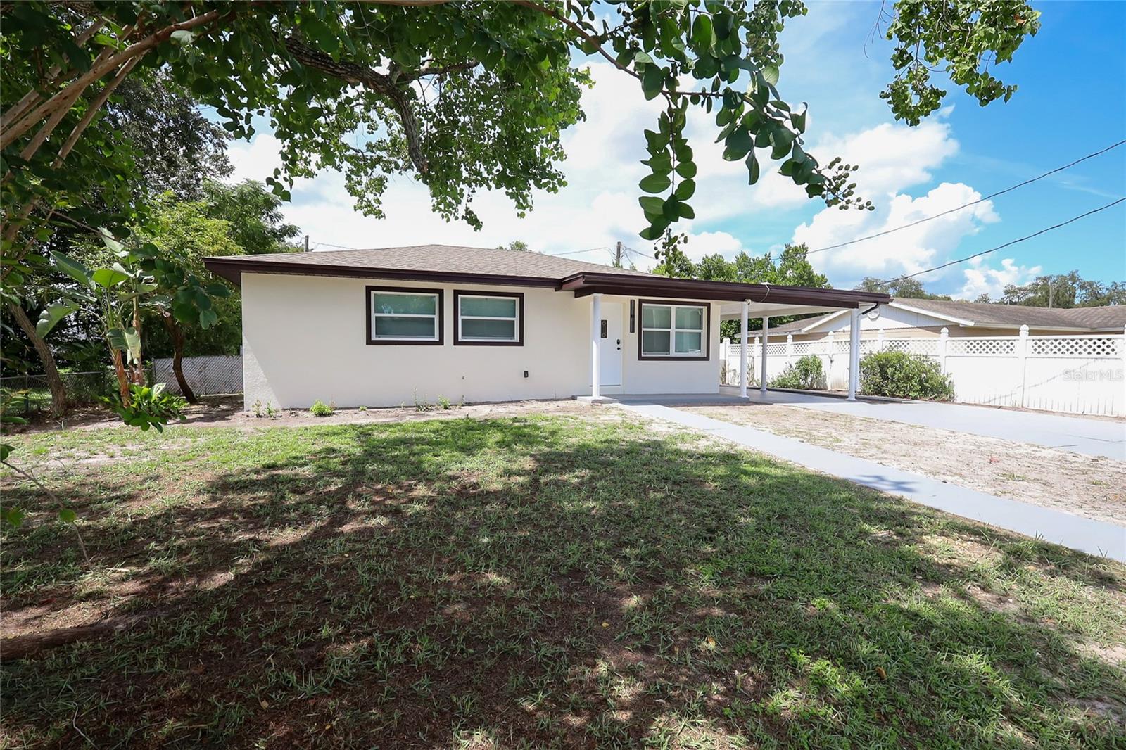 431 Hampton Ave Property Photo 3