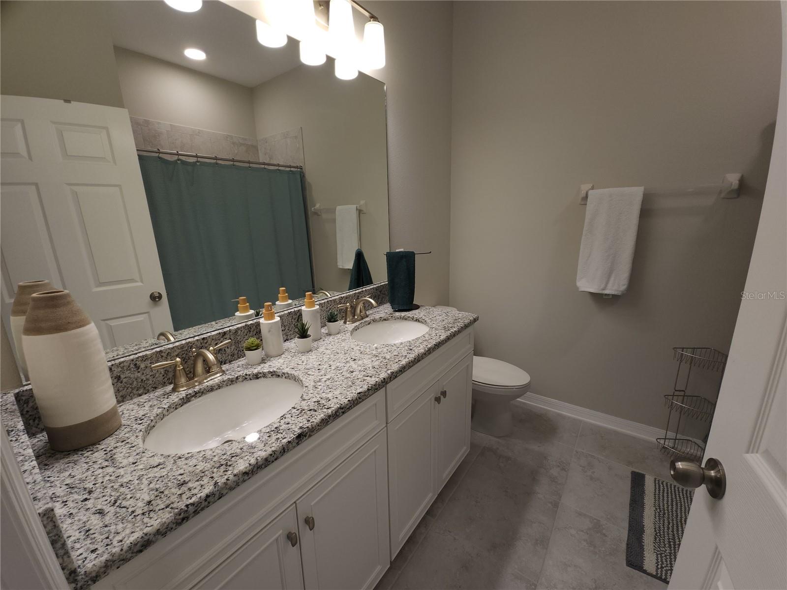 9342 Crescent Ray Dr Property Photo 11