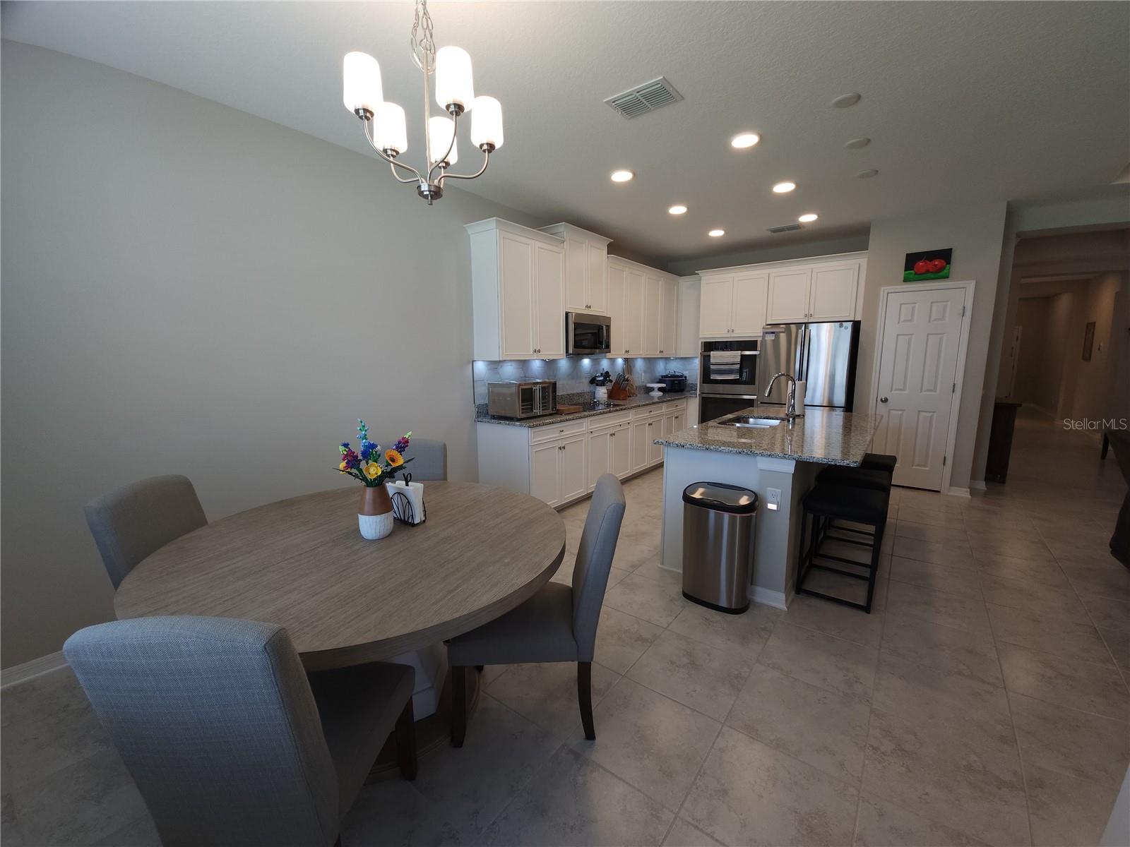 9342 Crescent Ray Dr Property Photo 22