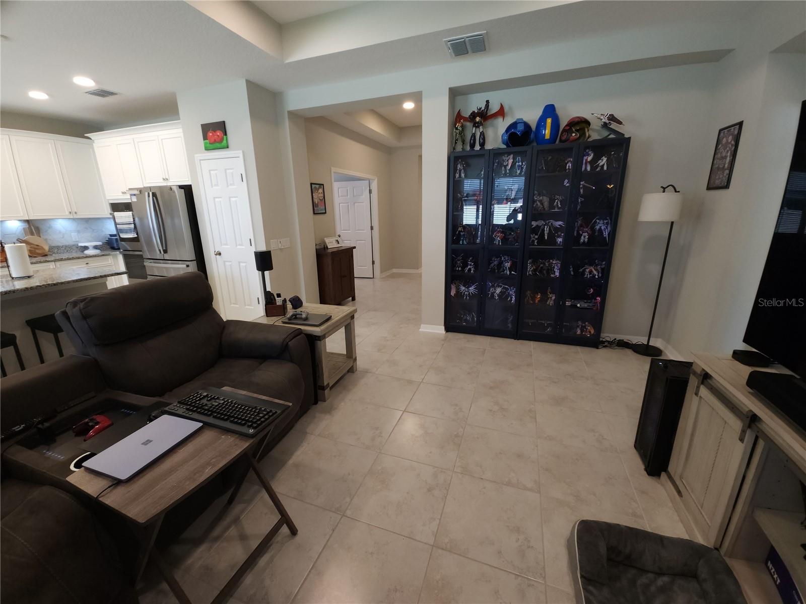9342 Crescent Ray Dr Property Photo 25
