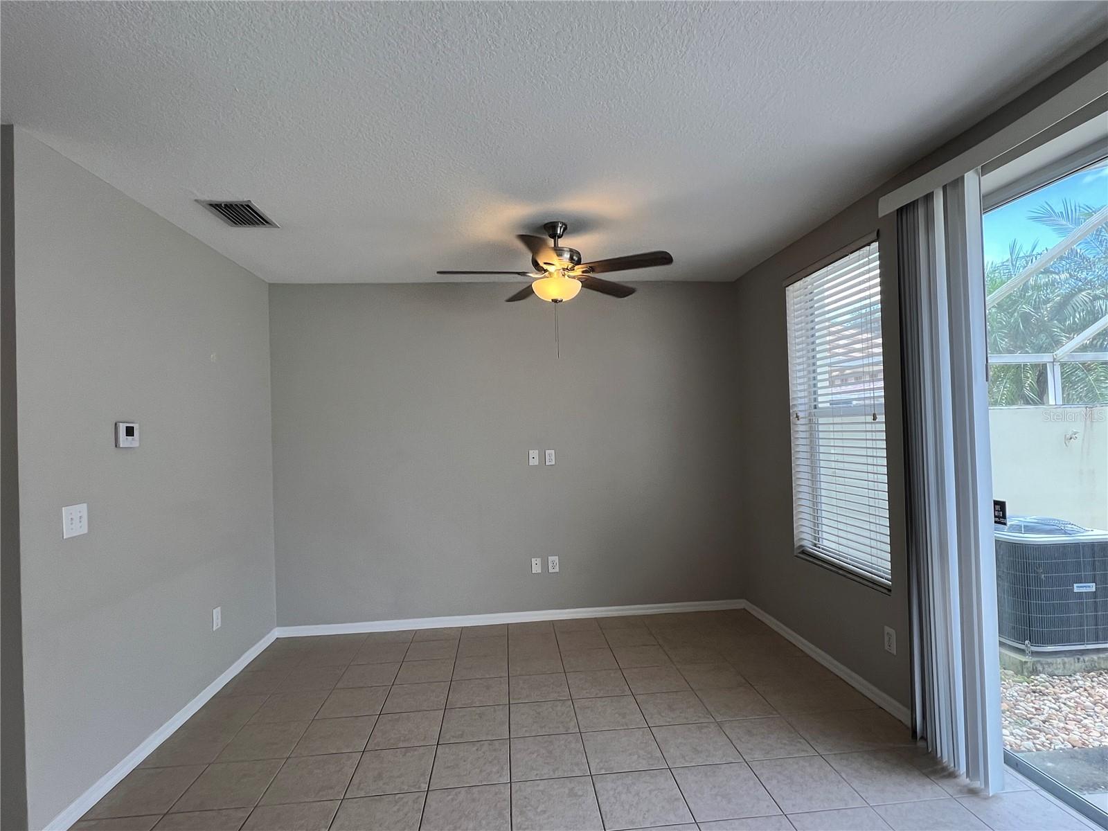 10008 Tate Ln Property Photo 6