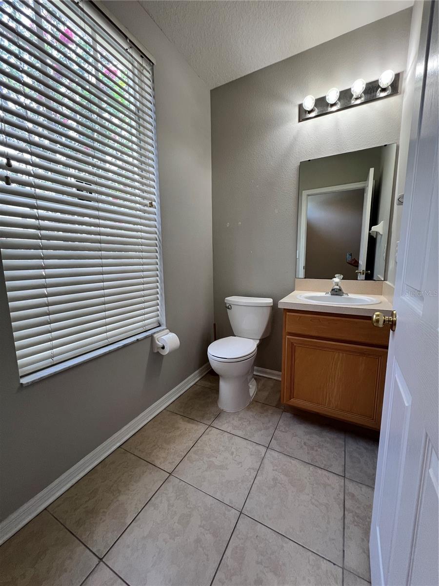 10008 Tate Ln Property Photo 7