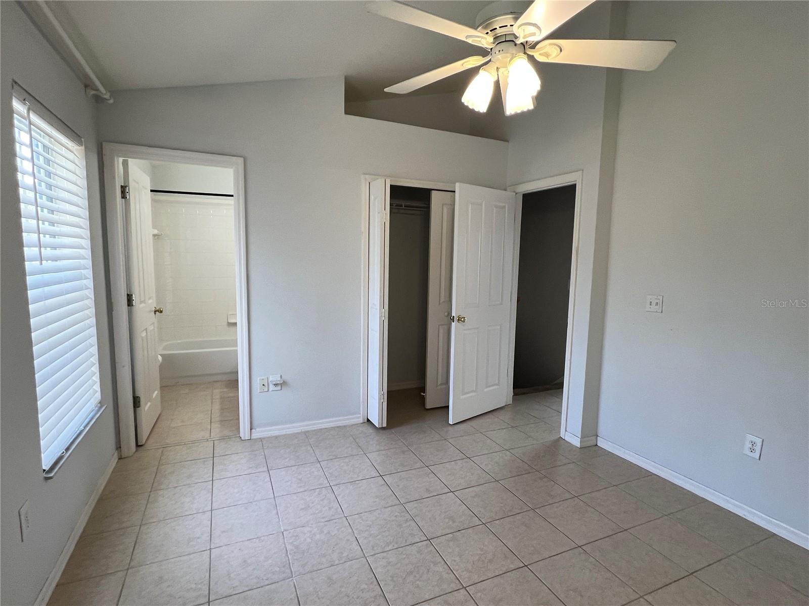 10008 Tate Ln Property Photo 9