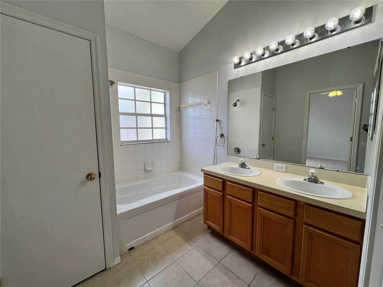 10008 Tate Ln Property Photo 13