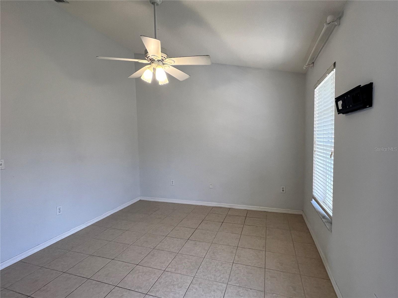 10008 Tate Ln Property Photo 14