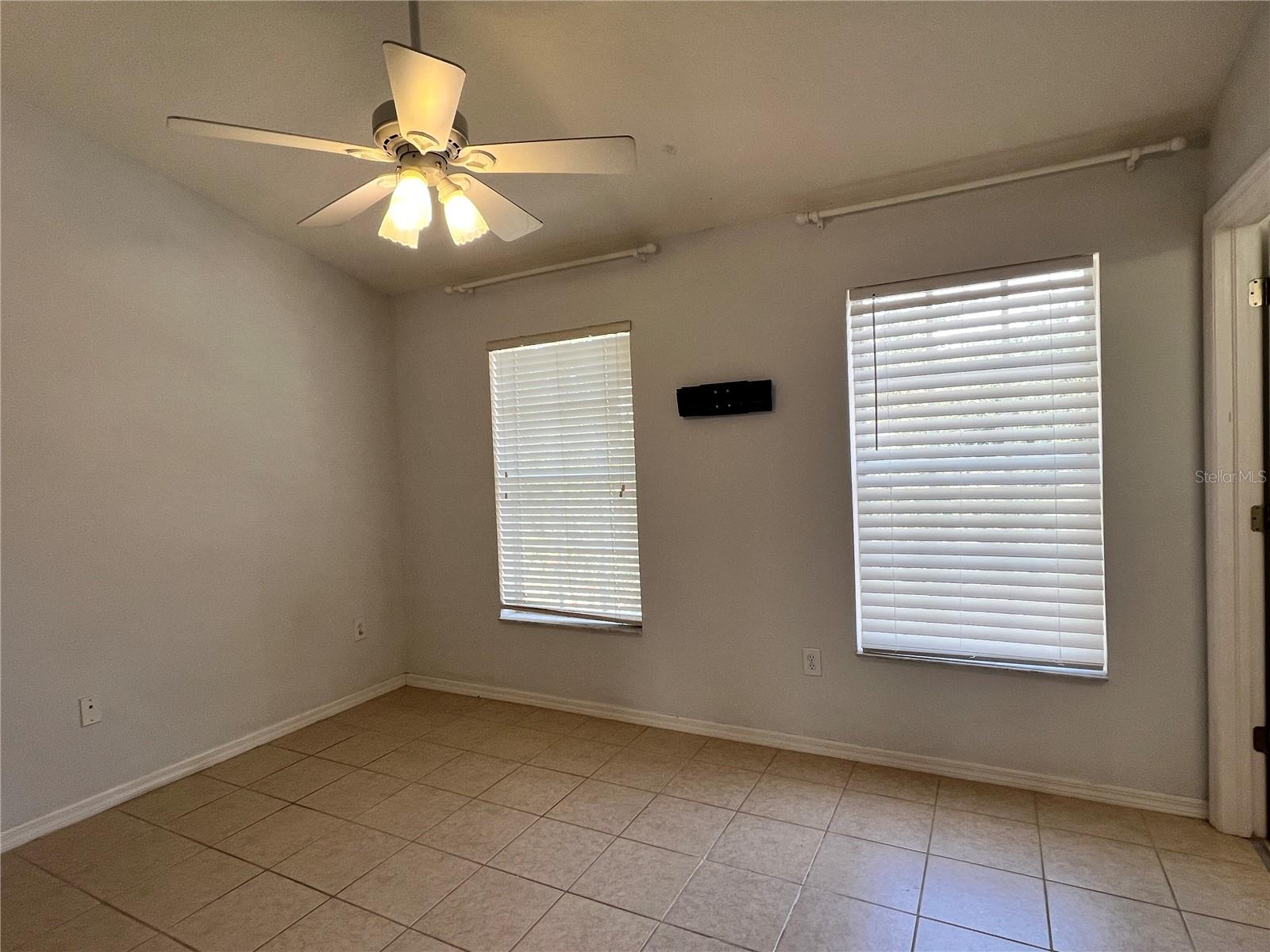 10008 Tate Ln Property Photo 15