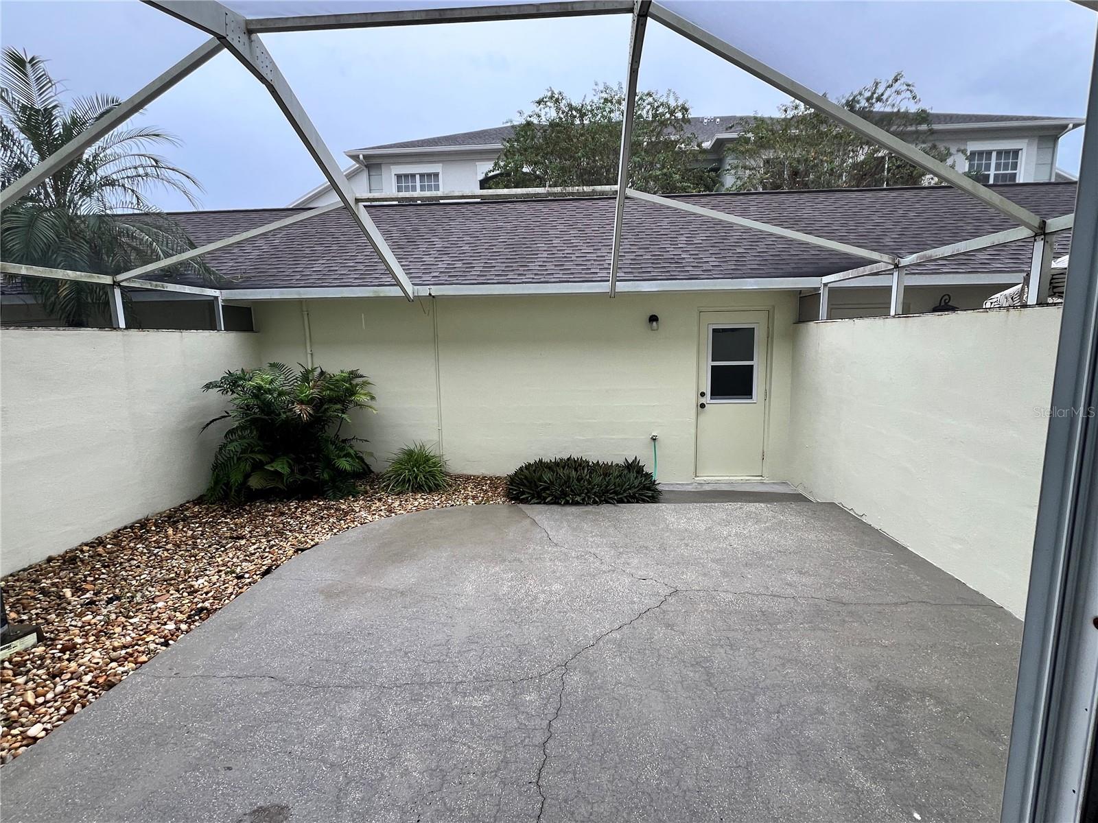 10008 Tate Ln Property Photo 17