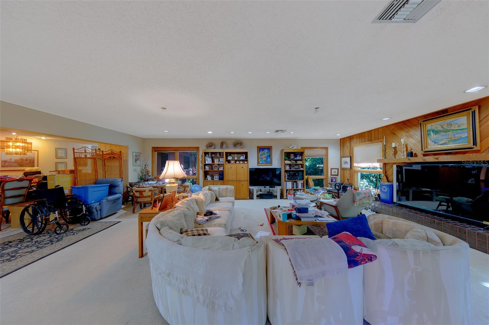 1105 Woodcrest Ave Property Photo 8