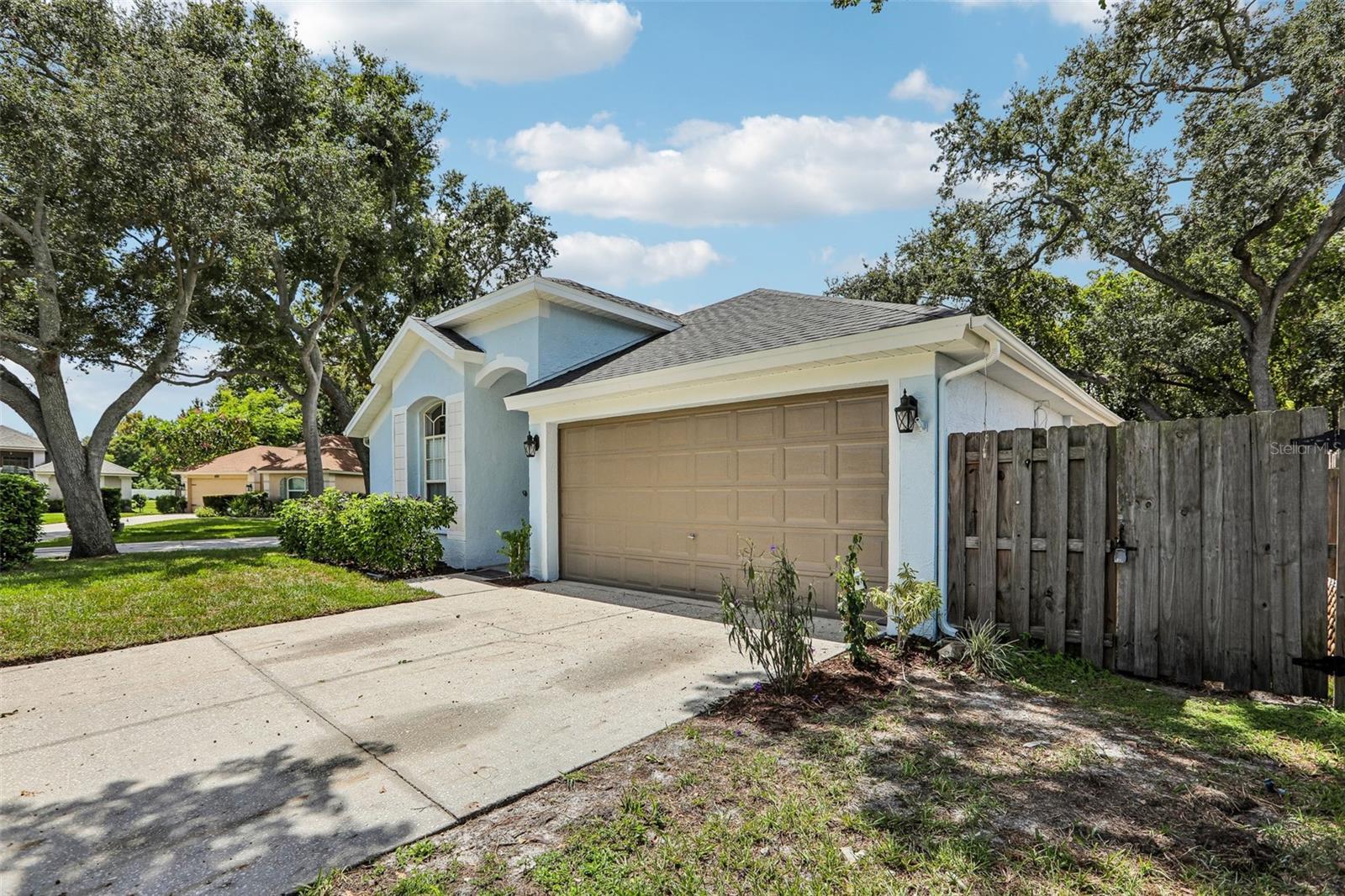 2455 Hickman Cir Property Photo 3
