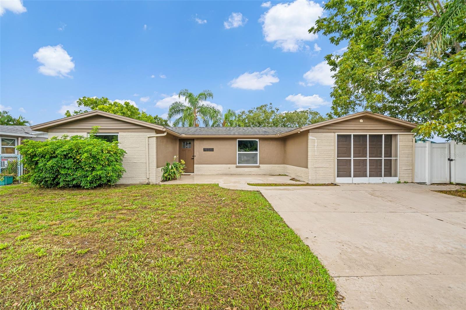 4036 Sunray Dr Property Photo 1