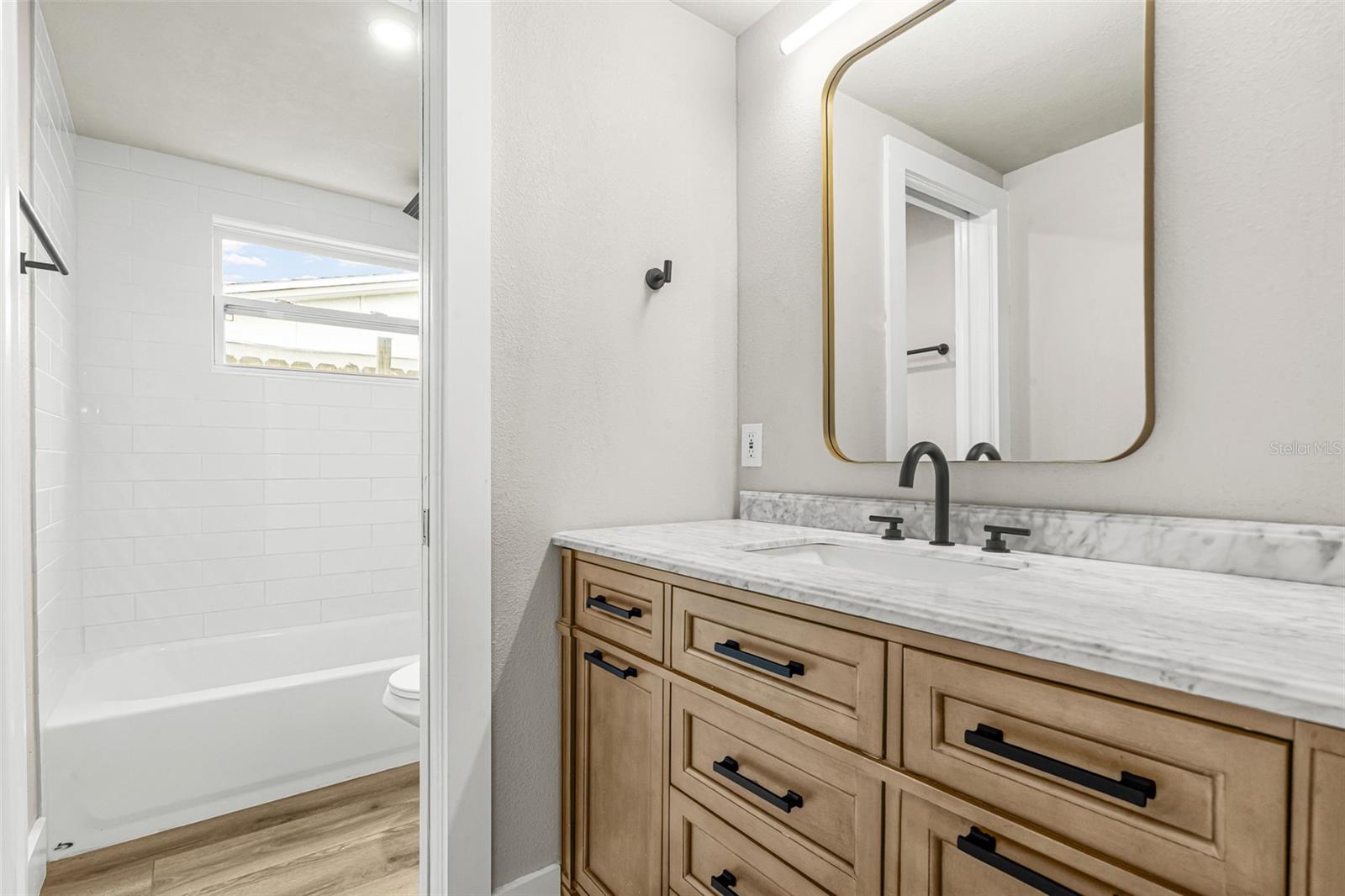 4036 Sunray Dr Property Photo 16