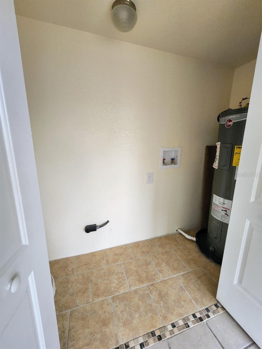 1356 Druid Rd E Property Photo 5