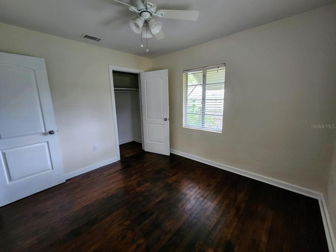 1356 Druid Rd E Property Photo 9