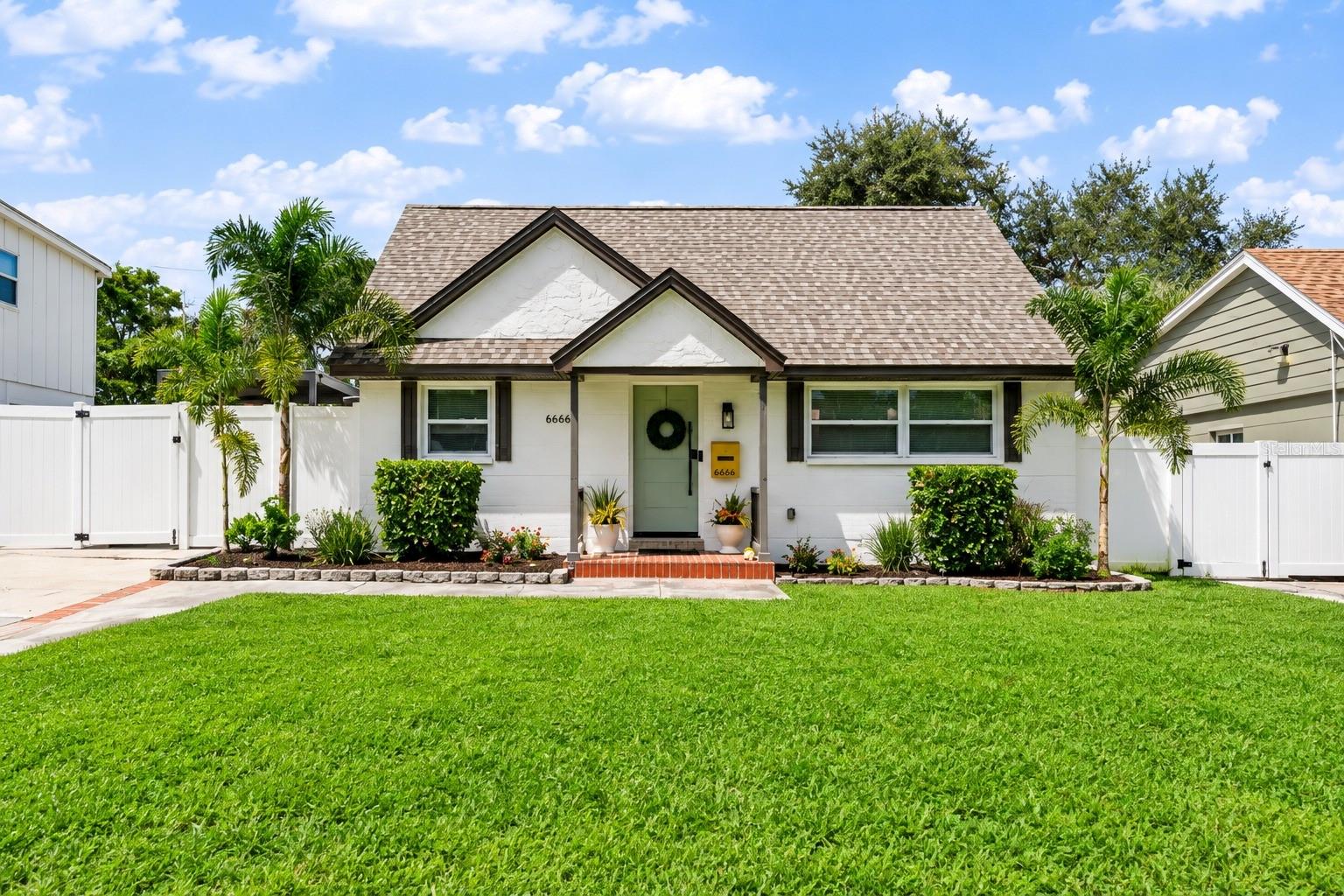 6660 27th Way N Property Photo 1