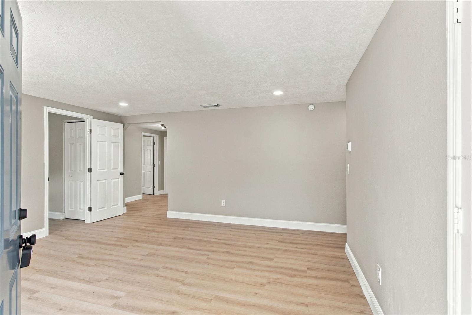 802 Walnut Dr Property Photo 6