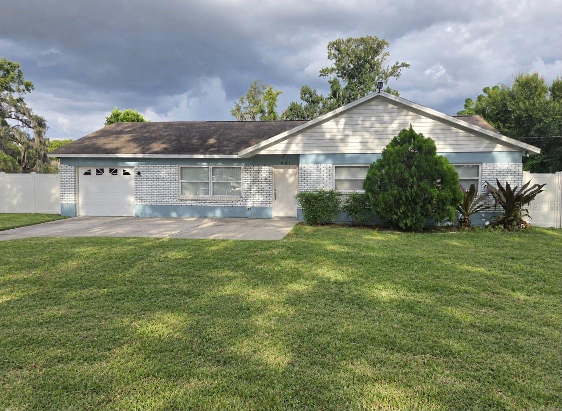 8601 Twin Lakes Blvd Property Photo