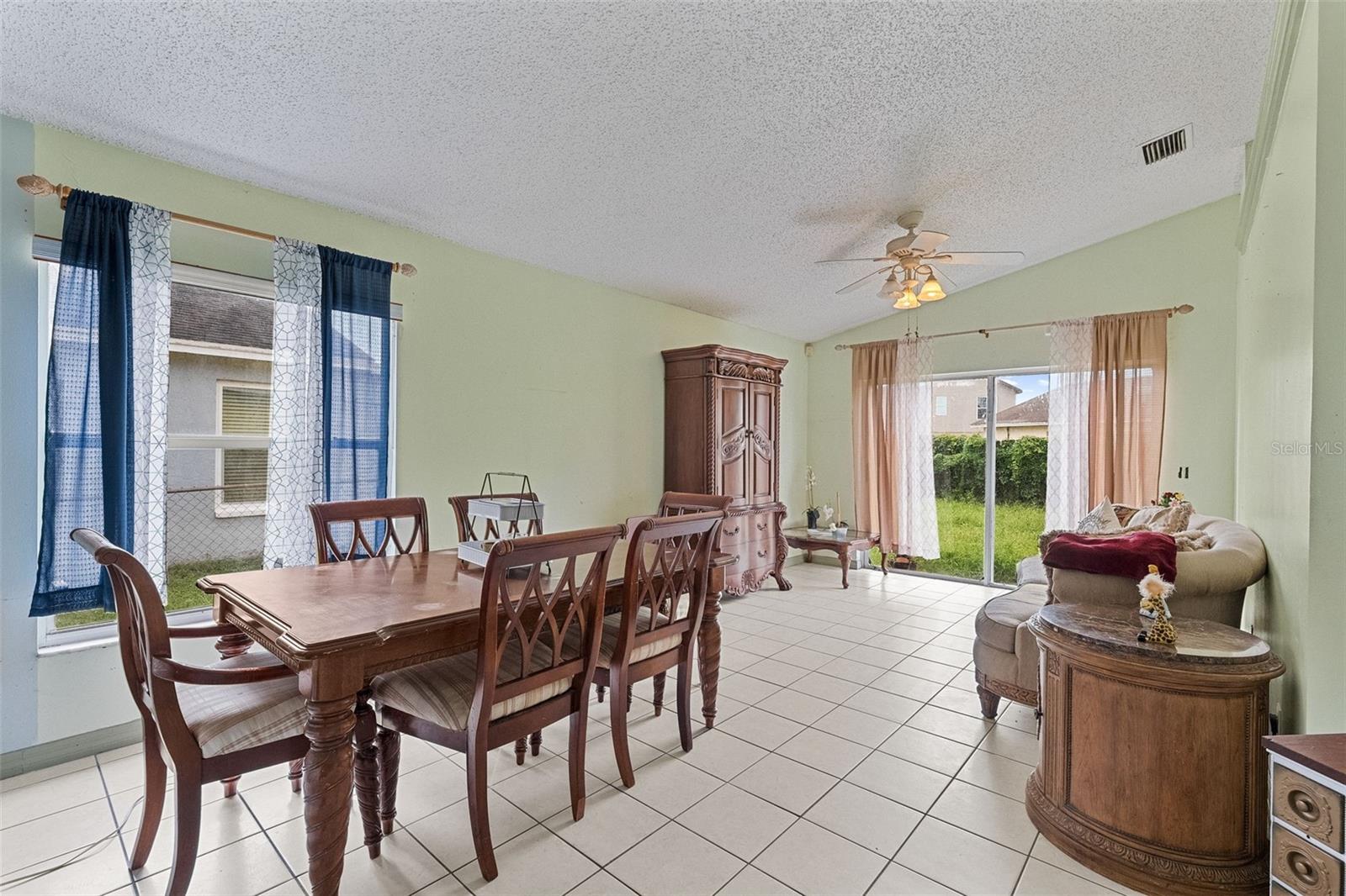 8106 Riverboat Dr Property Photo 4