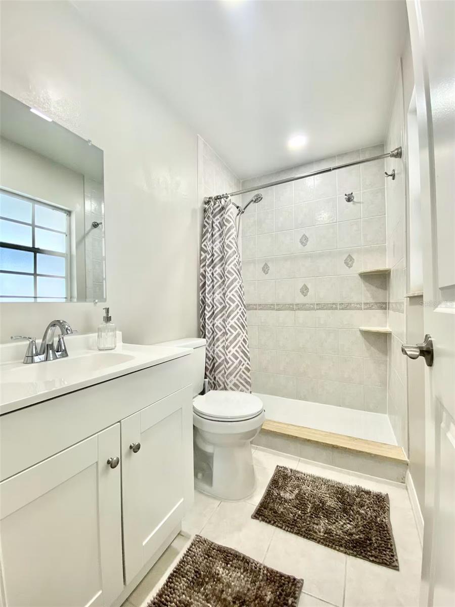 8024 Candlewoode Dr Property Photo 27