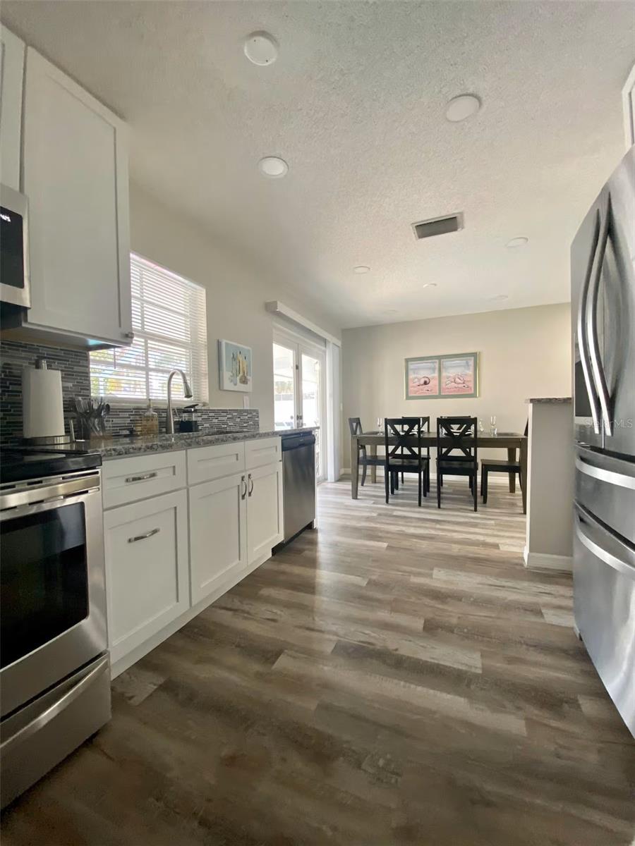 8024 Candlewoode Dr Property Photo 33