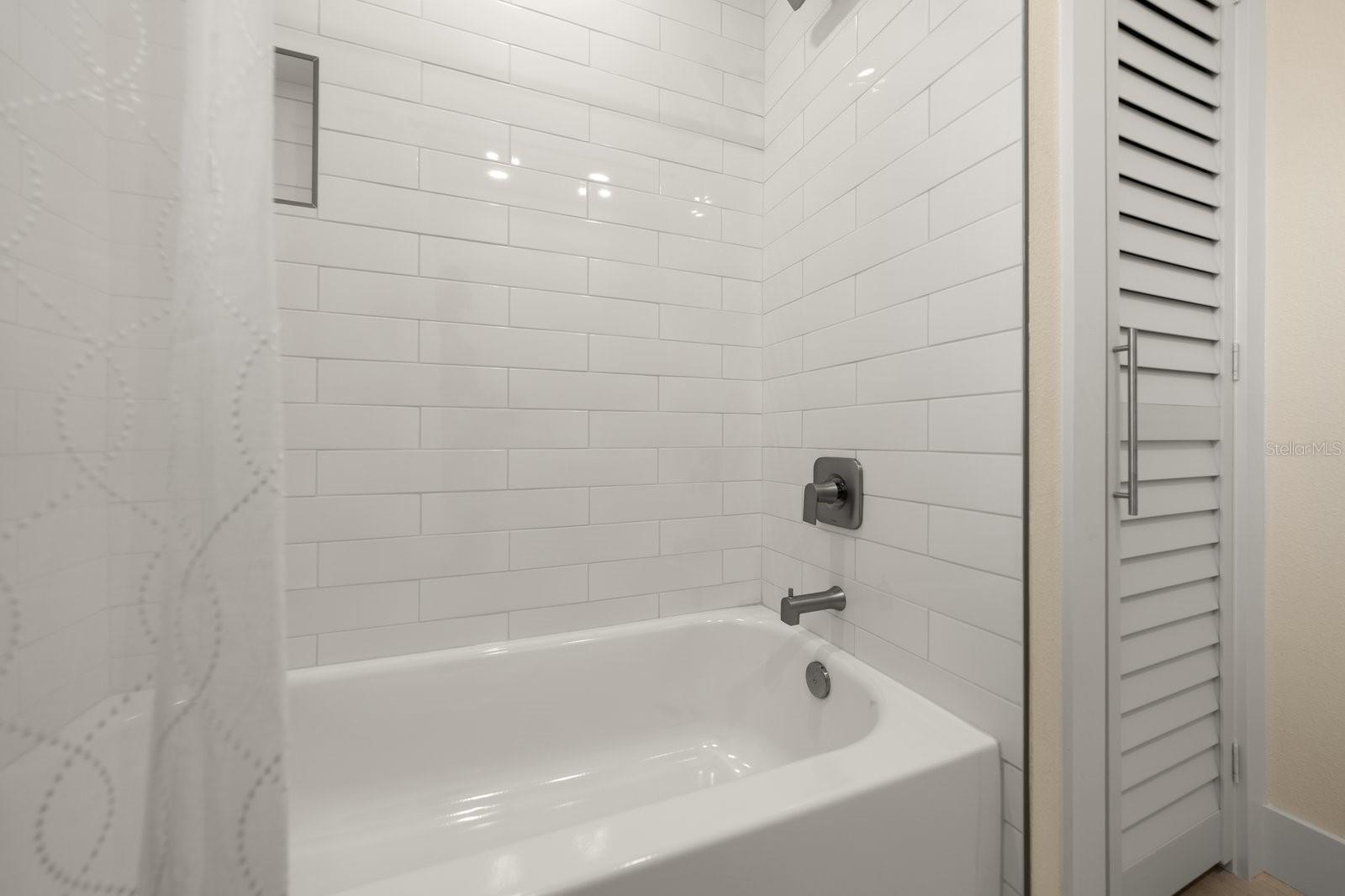 786 Manor Dr W Property Photo 19