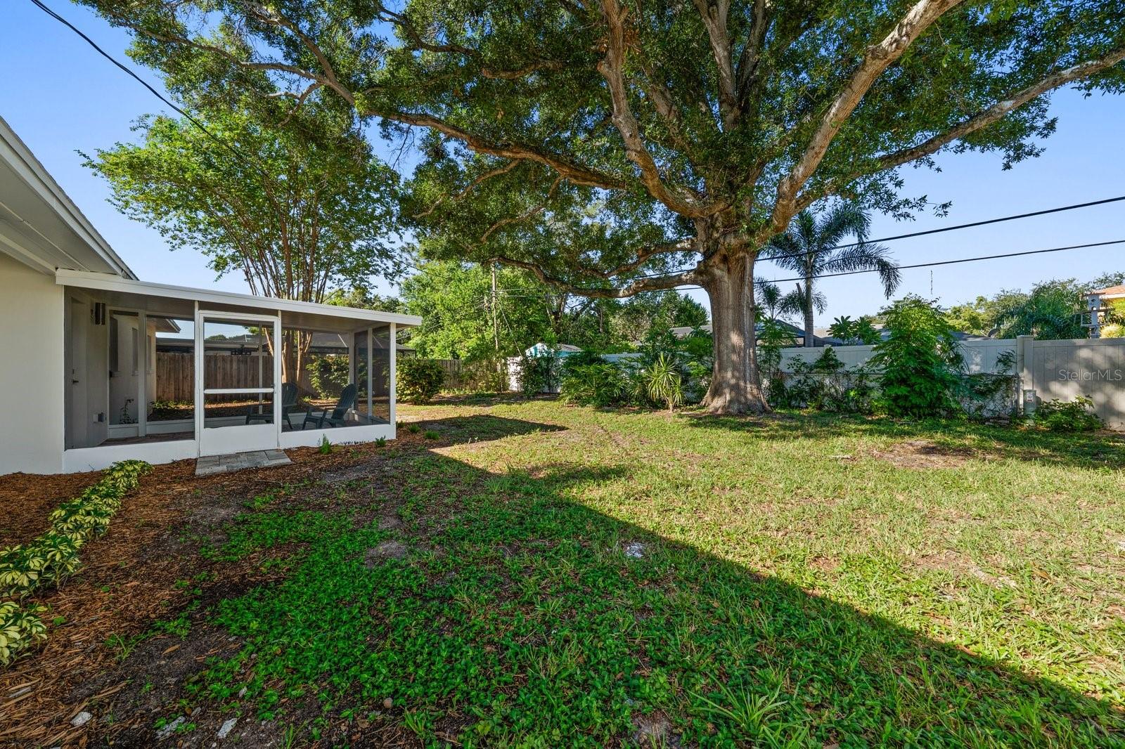 786 Manor Dr W Property Photo 25