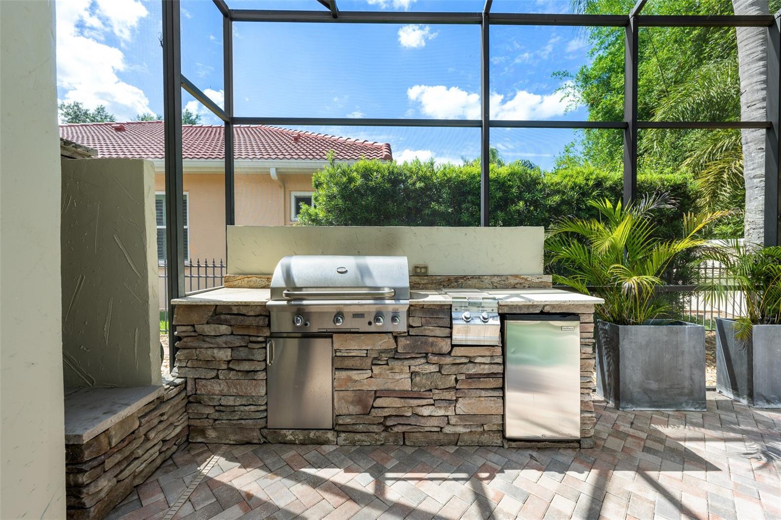 1921 Floresta View Dr Property Photo 70