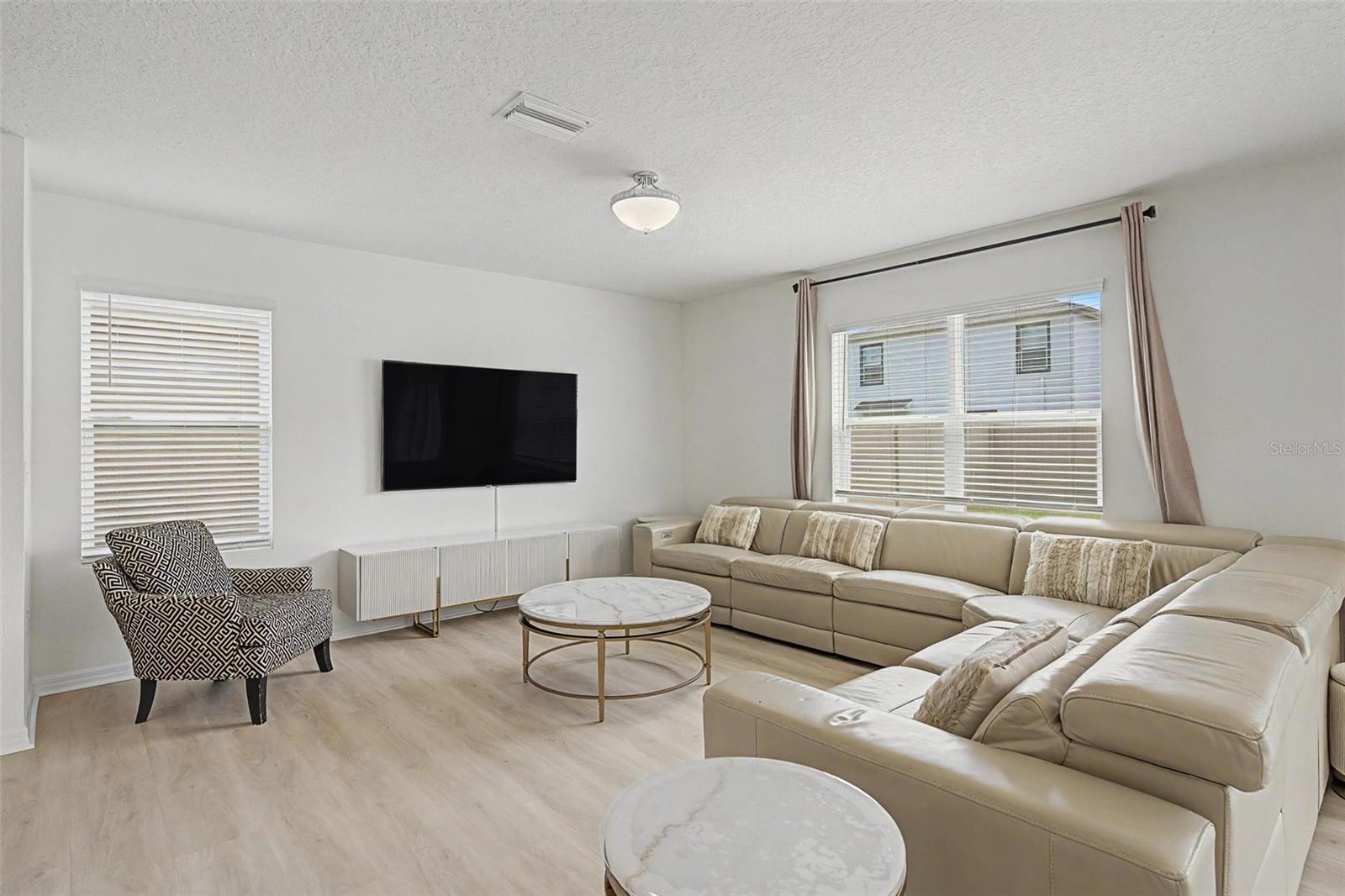 32664 Dashel Palm Ln Property Photo 6