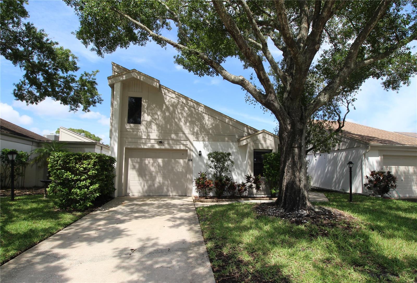 390 S WOODLANDS DR Property Photo 1