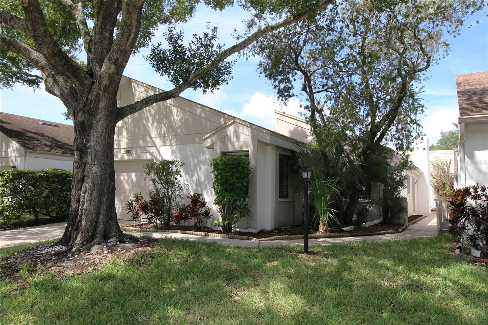 390 S Woodlands Dr Property Photo 2