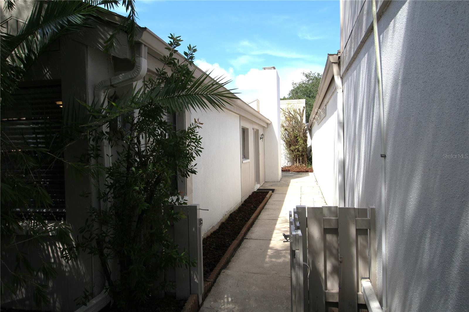 390 S Woodlands Dr Property Photo 3
