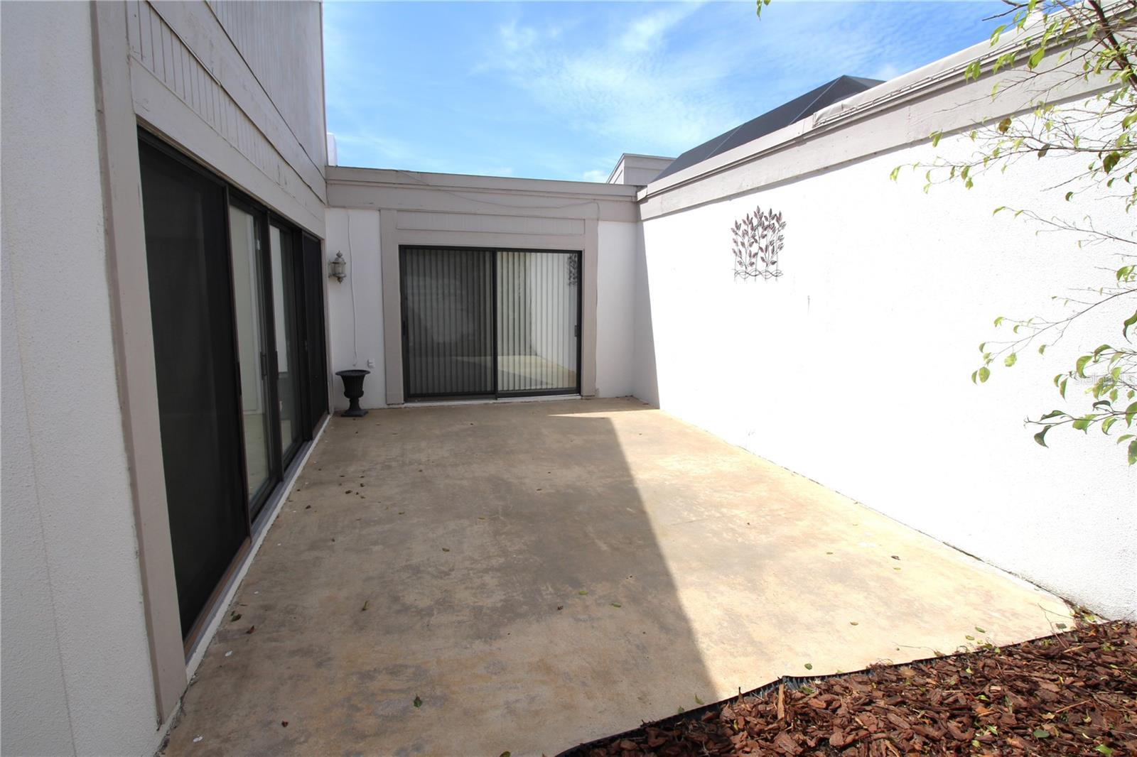 390 S Woodlands Dr Property Photo 5