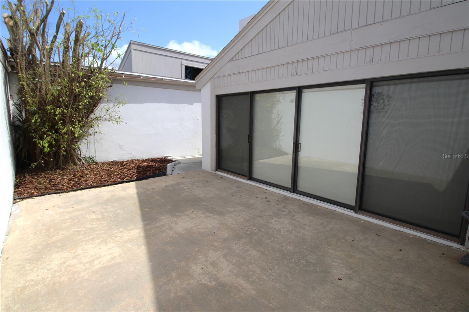 390 S Woodlands Dr Property Photo 6