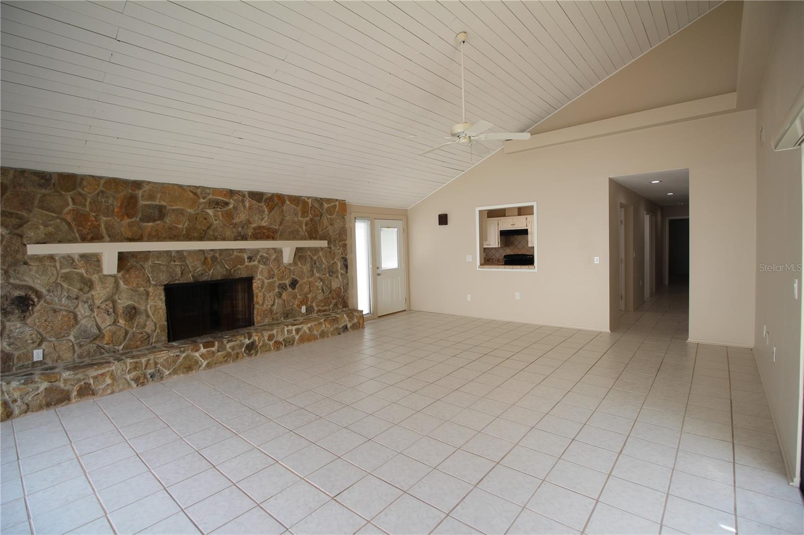 390 S Woodlands Dr Property Photo 9