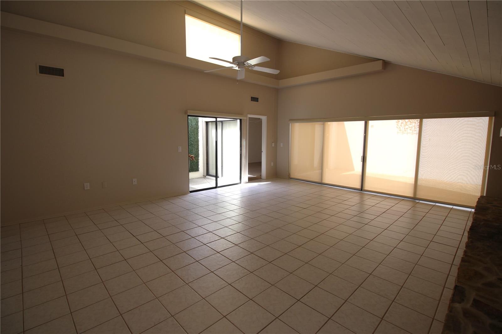 390 S Woodlands Dr Property Photo 11