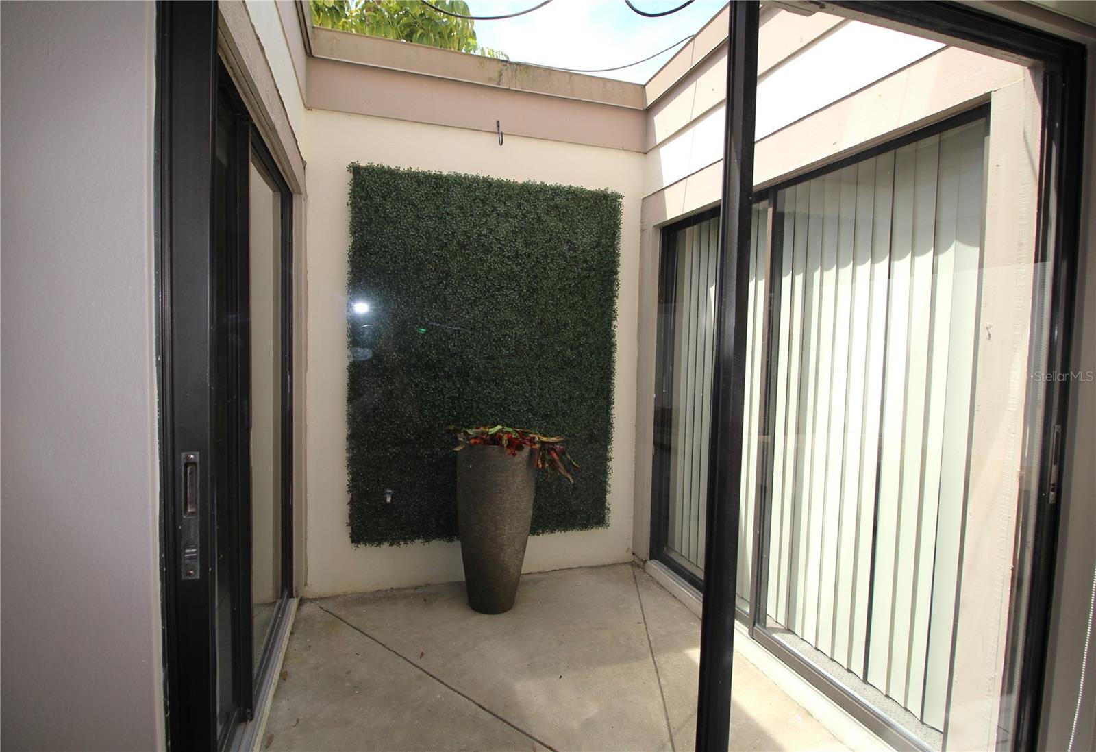 390 S Woodlands Dr Property Photo 13
