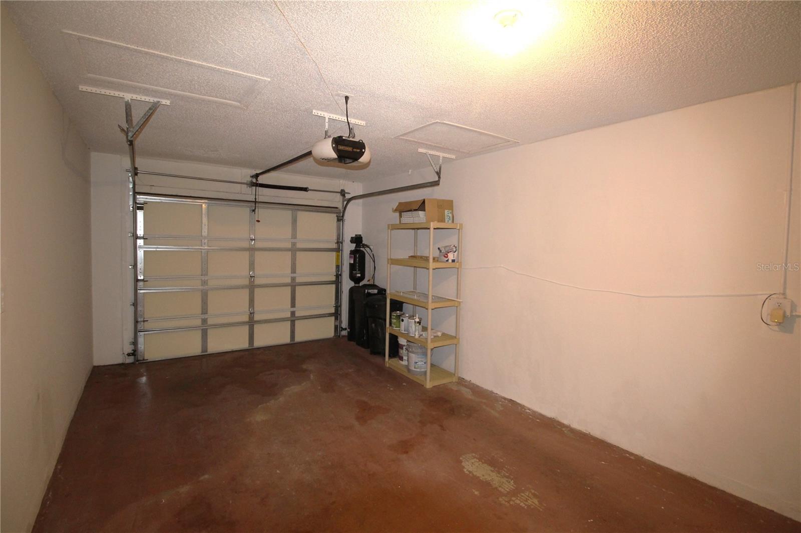390 S Woodlands Dr Property Photo 44