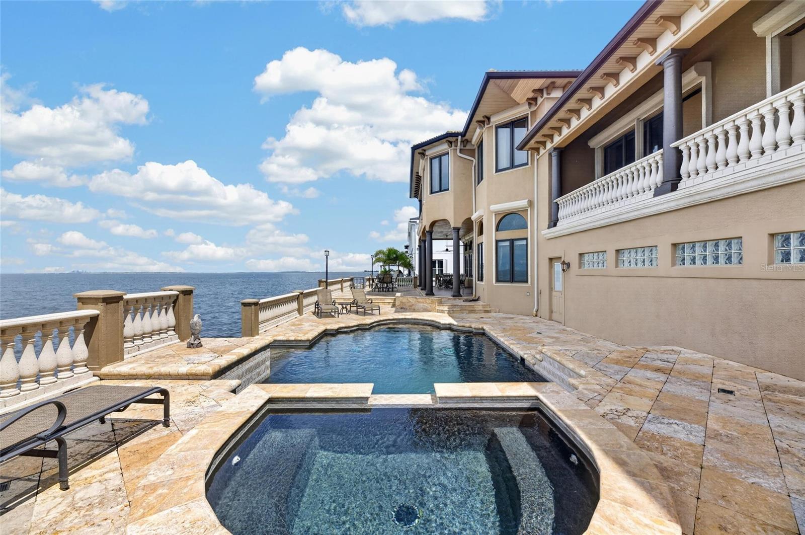 1429 Jumana Loop Property Photo 2