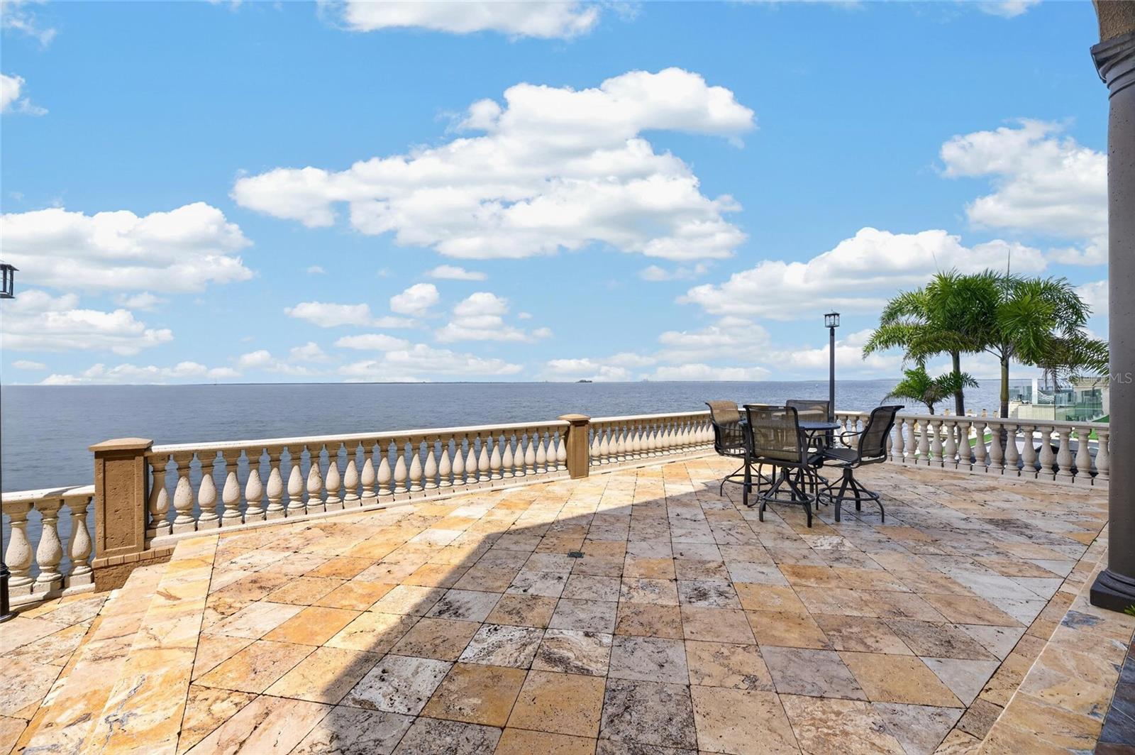 1429 Jumana Loop Property Photo 4