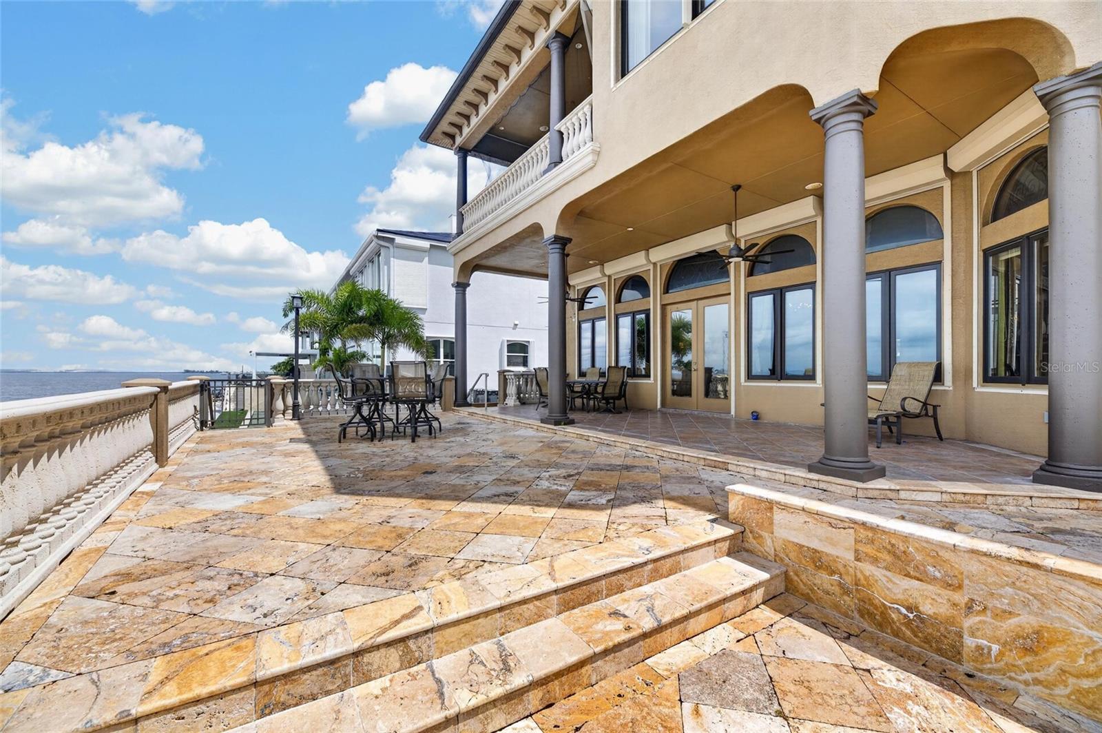 1429 Jumana Loop Property Photo 9